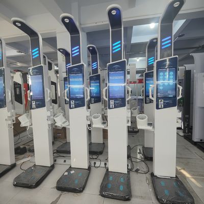 Многофункциональная самообслуживающая станция медицинского осмотра с анализом состава тела
