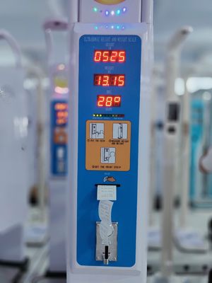 Стоящая шкала для взрослых и детей 60-200 см Высота диапазон 0,5 см Минимальное разделение